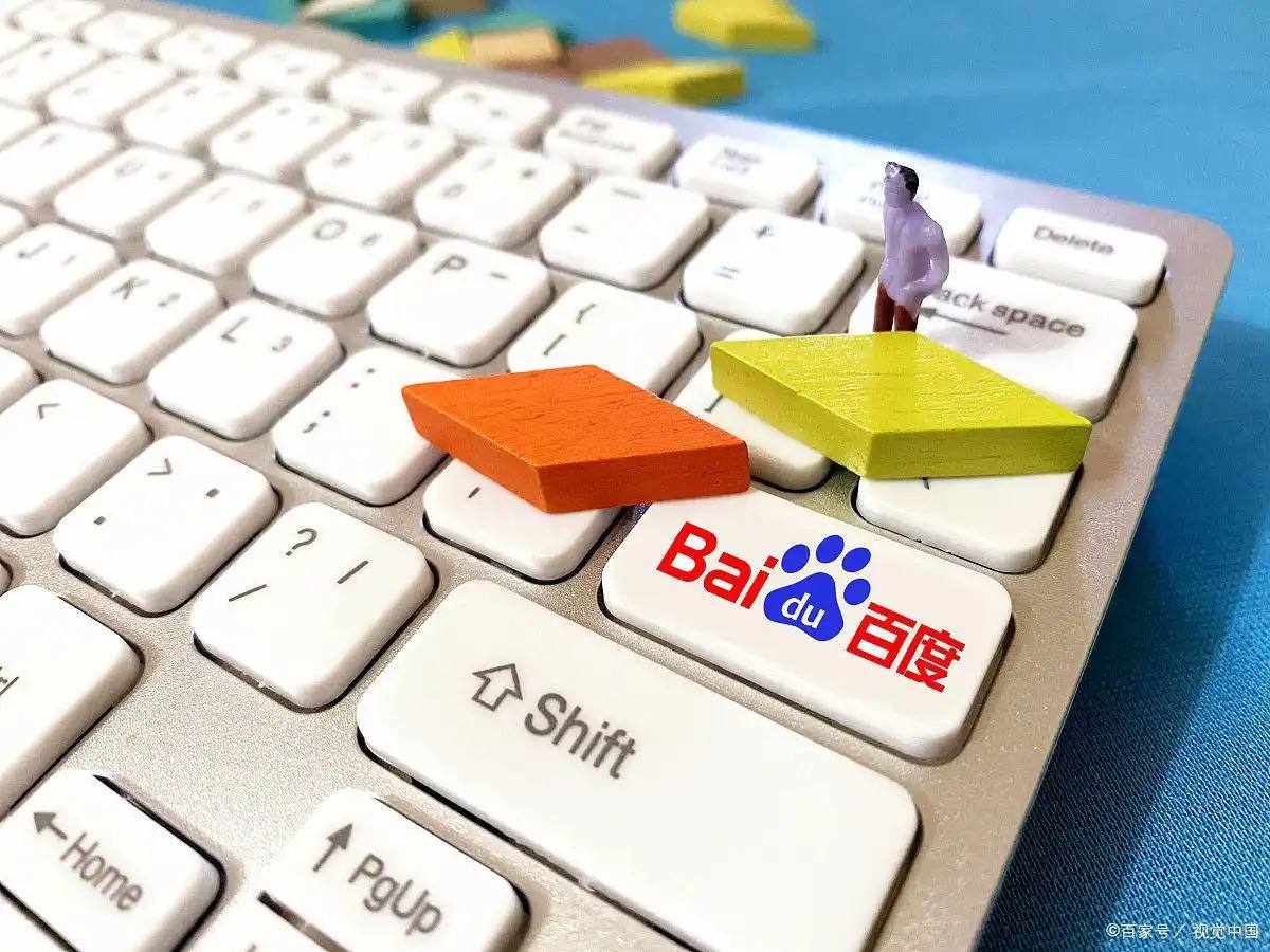 打电话时外卖小哥正在吃我外卖